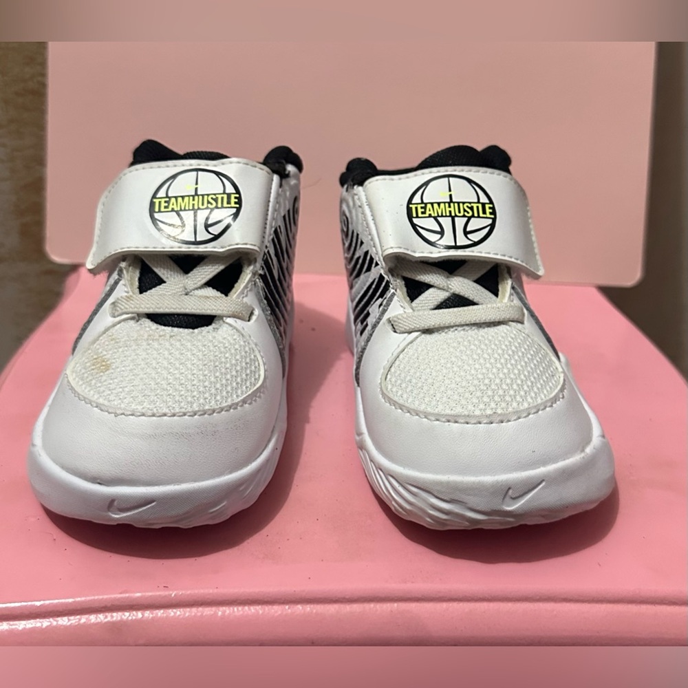 Nike Team Hustle kids